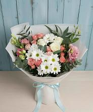 Букет цветов из:  Розы, Лизиантусы и Хризантемы в Краснохолм