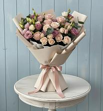 Букет цветов из:  Розы и Лизиантусы в Краснохолм