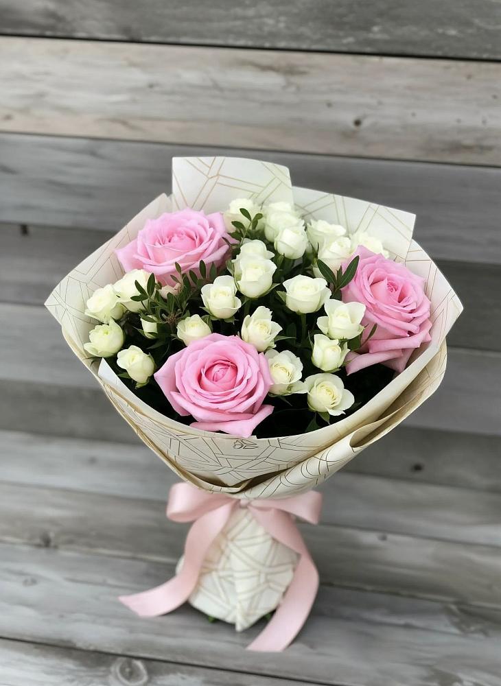 Букет цветов из: Розы в Краснохолм