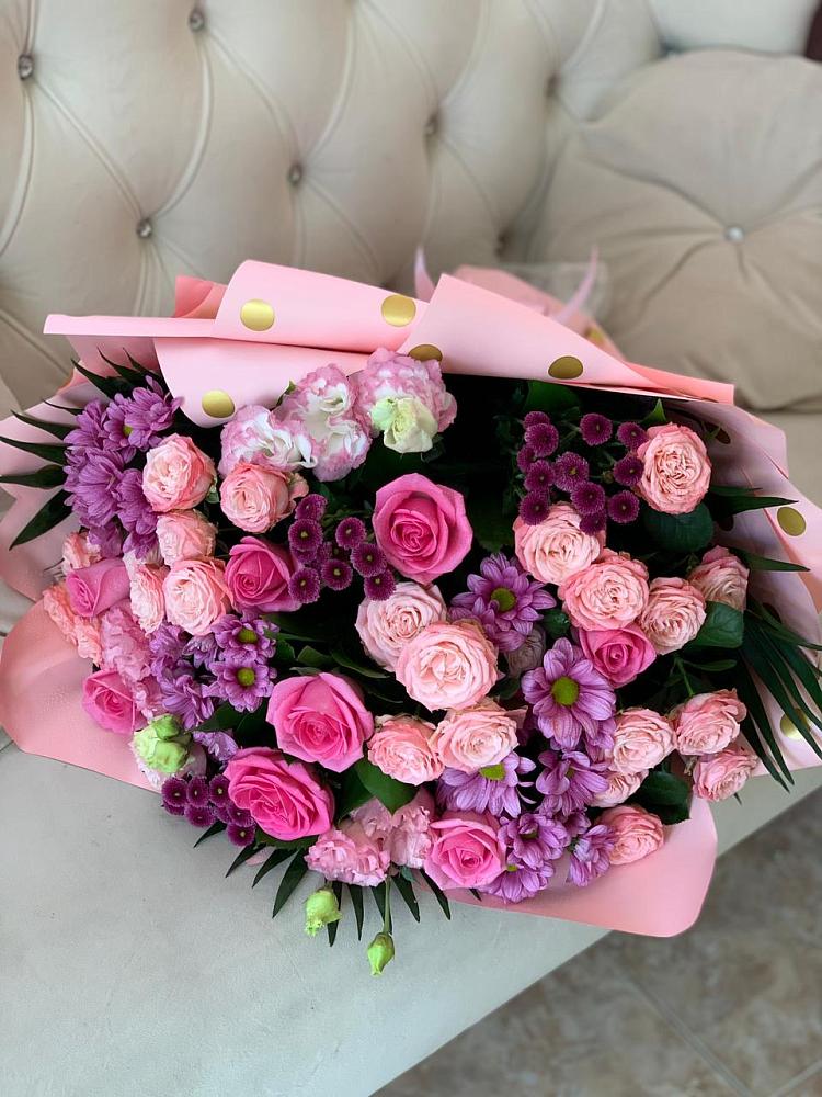 Букет цветов из: Хризантемы, Розы и Лизиантусы в Краснохолм