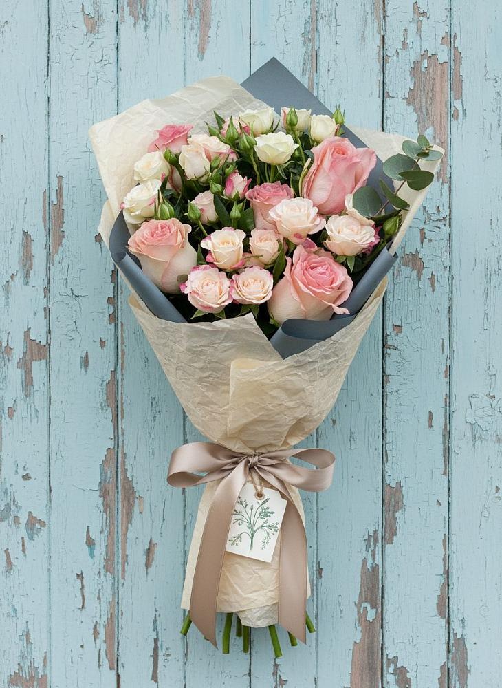 Букет цветов из: Розы в Краснохолм