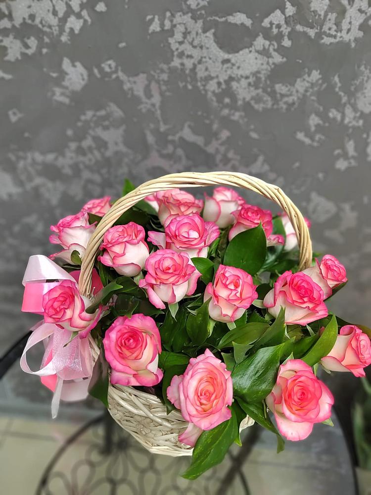 Цветочная композиция из Розы в корзине в Краснохолм