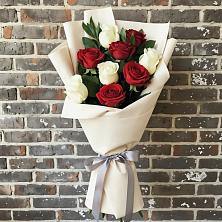 Букет цветов из:  Розы в Краснохолм