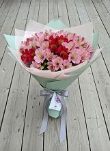 Букет цветов из:  Альстромерии #REPLACE_PRED# Краснохолм