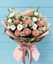 Букет цветов из:  Розы, Альстромерии и Лизиантусы #REPLACE_PRED# Краснохолм