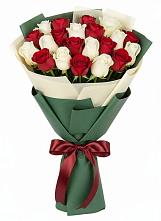 Букет Микс из красных и белых роз #REPLACE_PRED# Краснохолм
