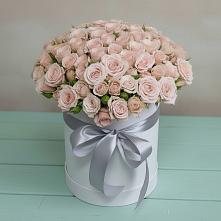 Цветочная композиция из Розы в шляпной коробке в Краснохолм