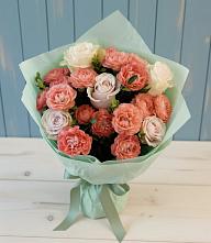 Букет цветов из:  Розы в Краснохолм