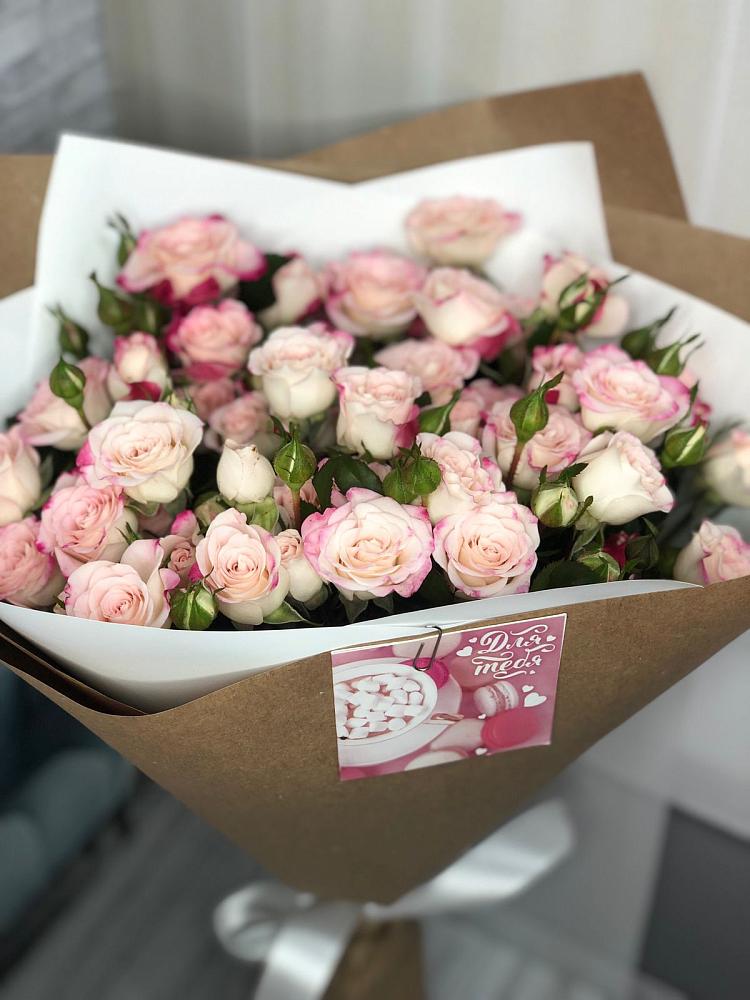 Букет цветов из: Розы в Краснохолм