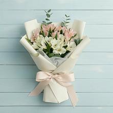 Букет цветов из:  Альстромерии в Краснохолм