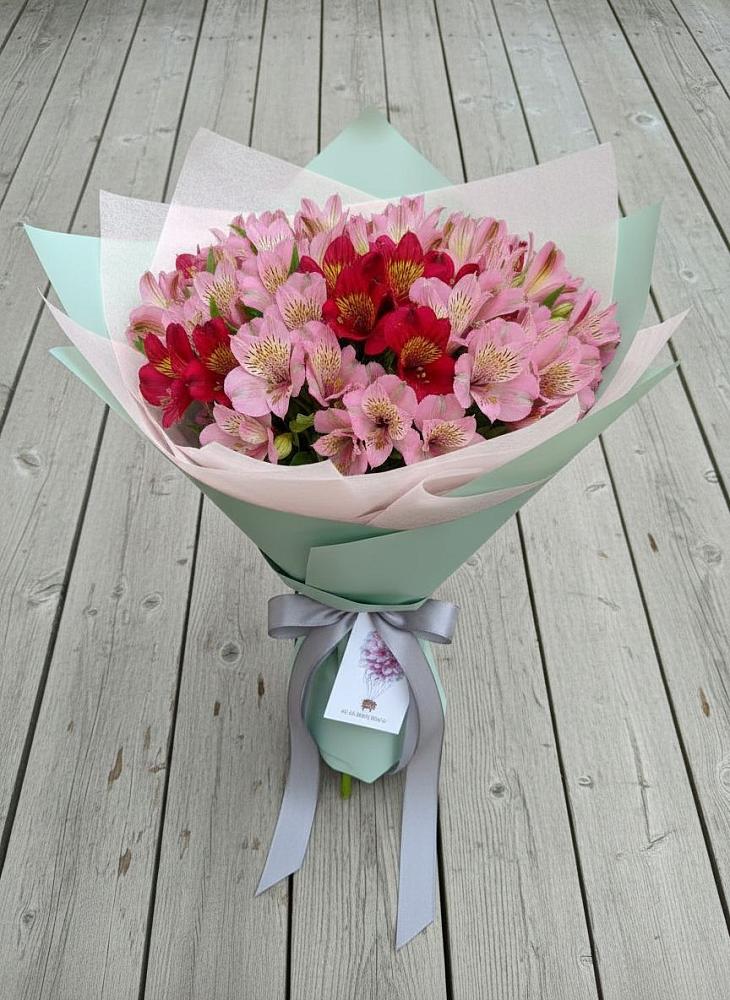 Букет цветов из: Альстромерии в Краснохолм
