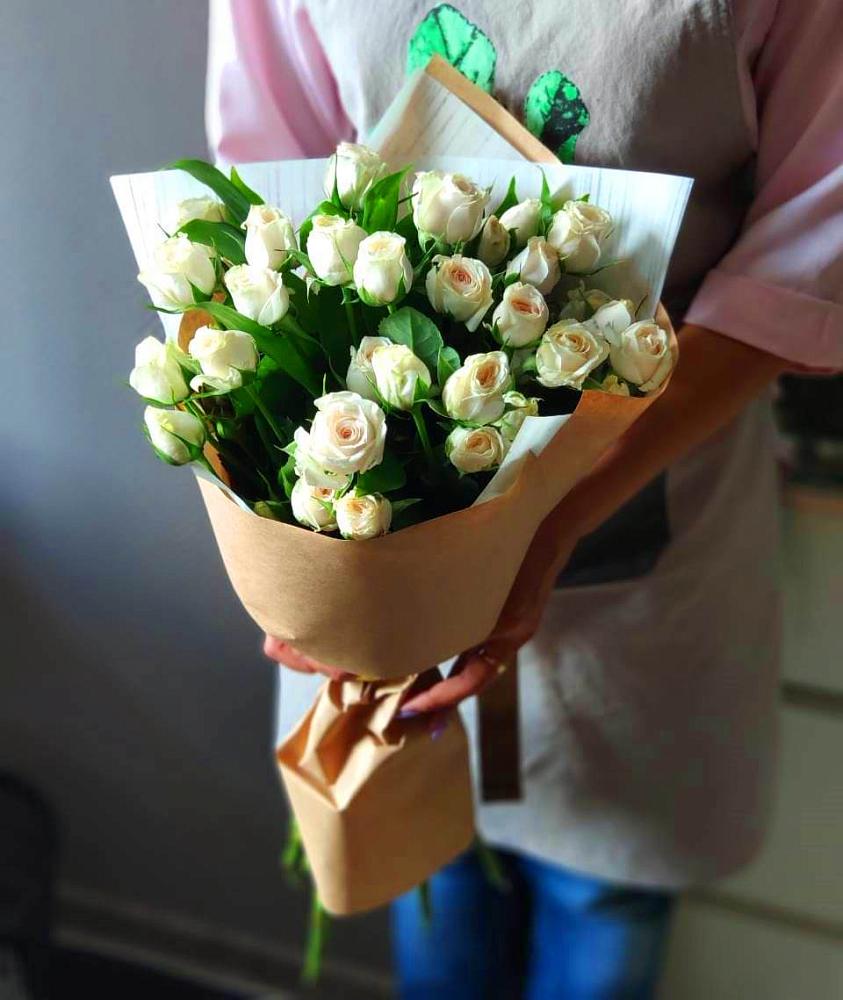 Букет цветов из: Розы в Краснохолм