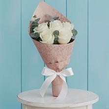 Букет цветов из:  Розы в Краснохолм