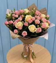 Букет цветов из:  Розы в Краснохолм