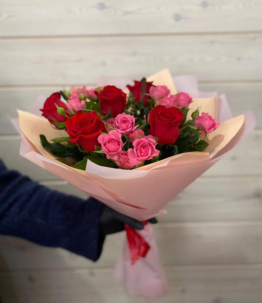 Букет цветов из: Розы в Краснохолм