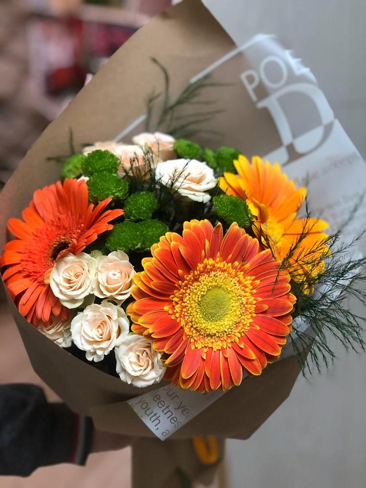 Букет цветов из: Герберы, Хризантемы и Розы в Краснохолм