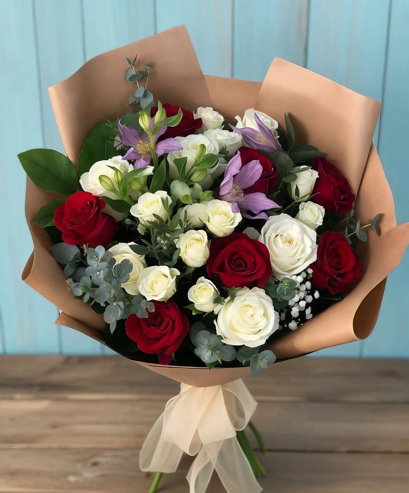 Букет цветов из: Розы и Альстромерии в Краснохолм