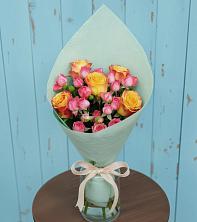 Букет цветов из:  Розы в Краснохолм