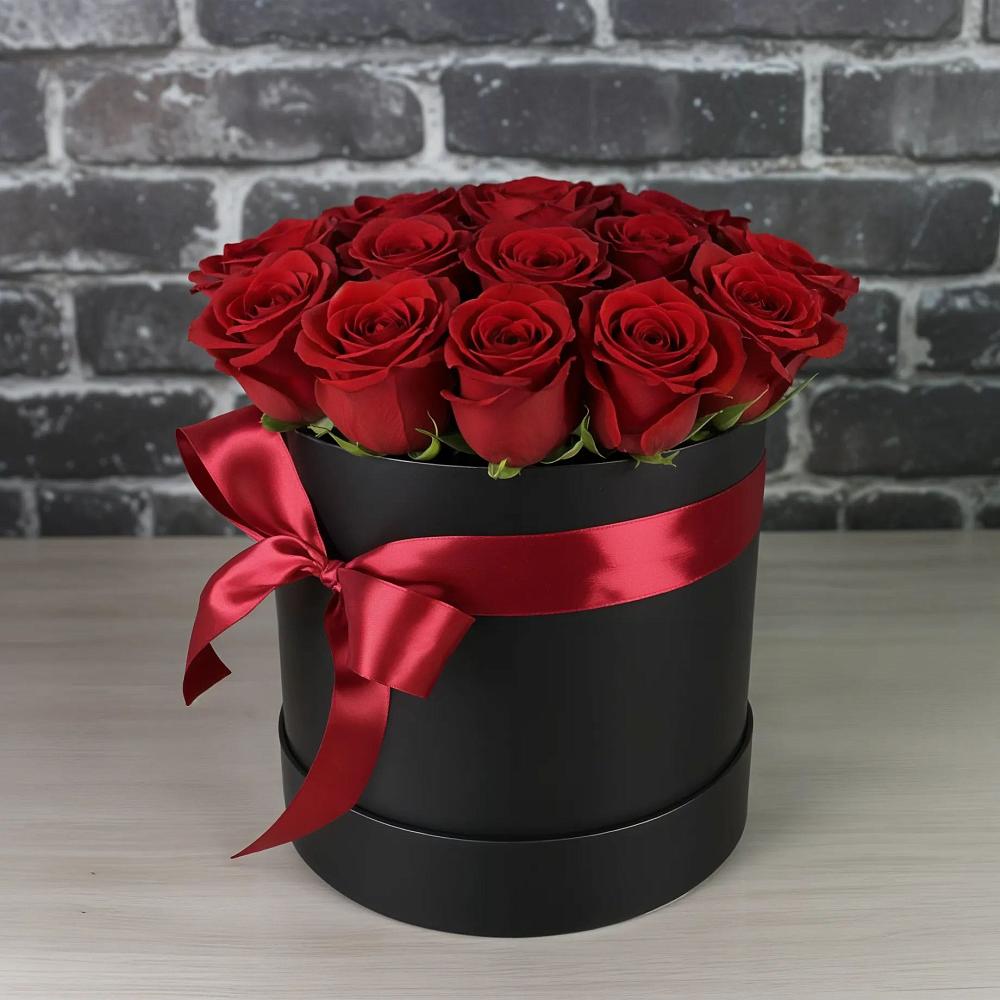 Цветочная композиция из Розы в шляпной коробке в Краснохолм