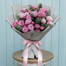Букет цветов из:  Розы в Краснохолм